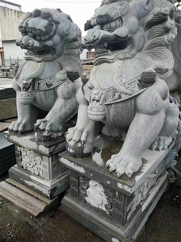 ϵ